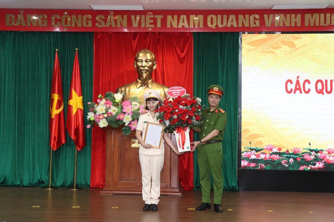 Hà Nội: Điều động, bổ nhiệm nữ phó trưởng Công an phường đầu tiên ở Hà Đông - Ảnh 1.