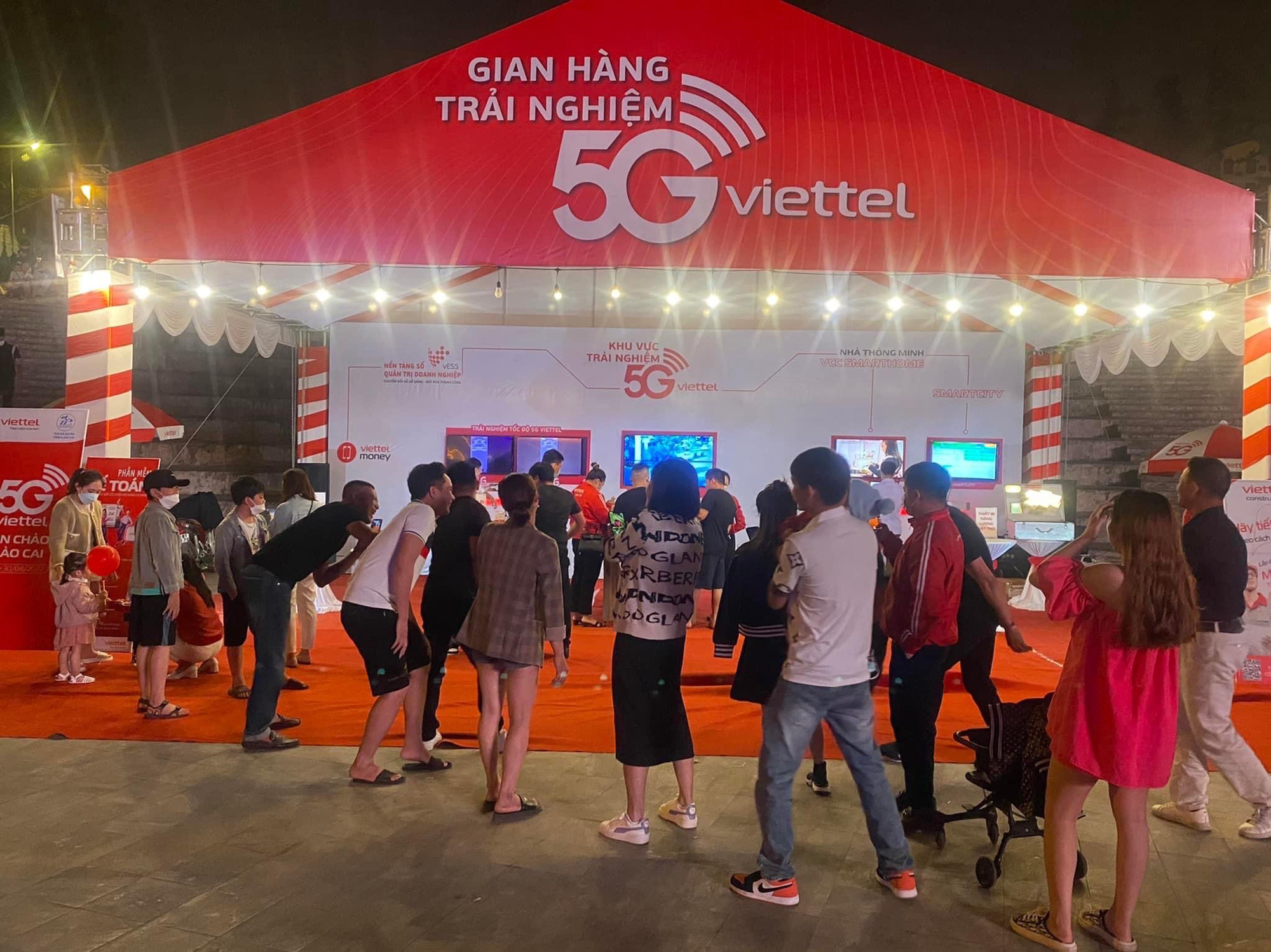 Viettel - The first operator to broadcast 5G services in Lao Cai - Photo 5.