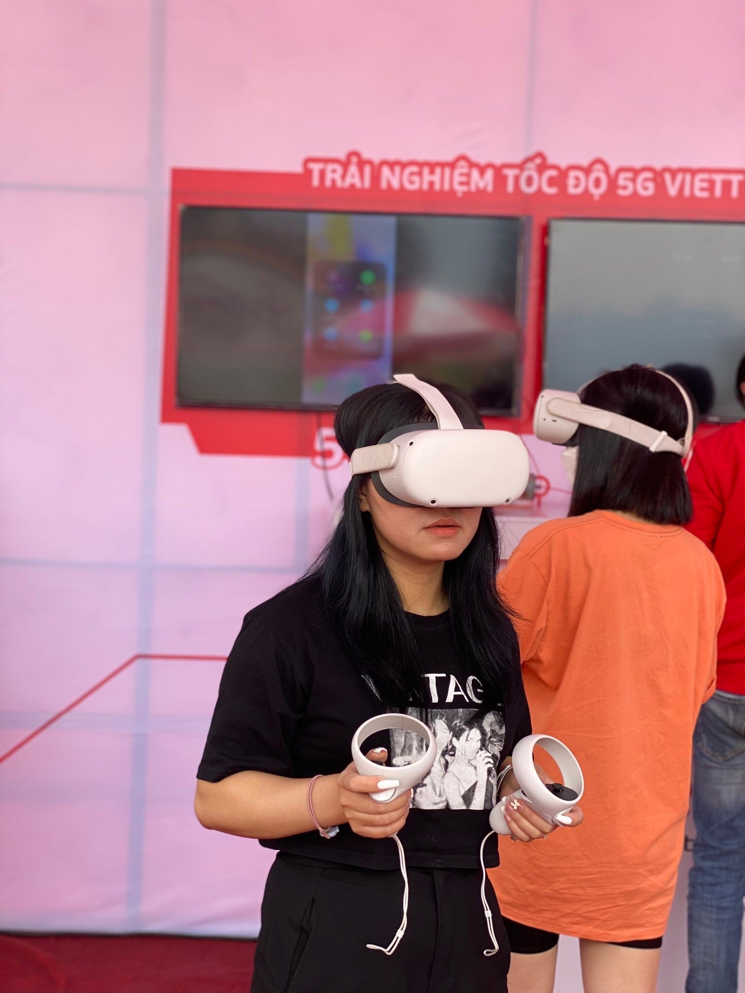 Viettel - The first operator to broadcast 5G services in Lao Cai - Photo 2.