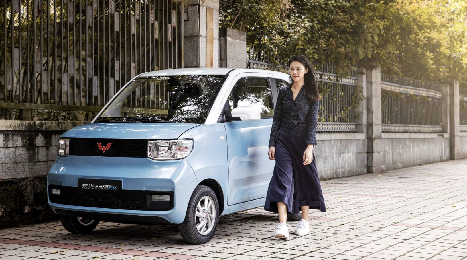 Cheap mini electric cars of less than 200 million VND are hard to find 