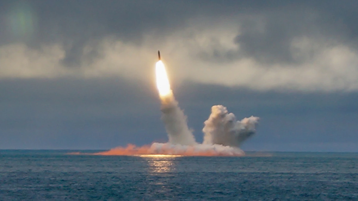 Nga lần đầu thực hiện các cuộc tấn công tàu ngầm diệt một loạt mục tiêu ở Ukraine - Ảnh 1.