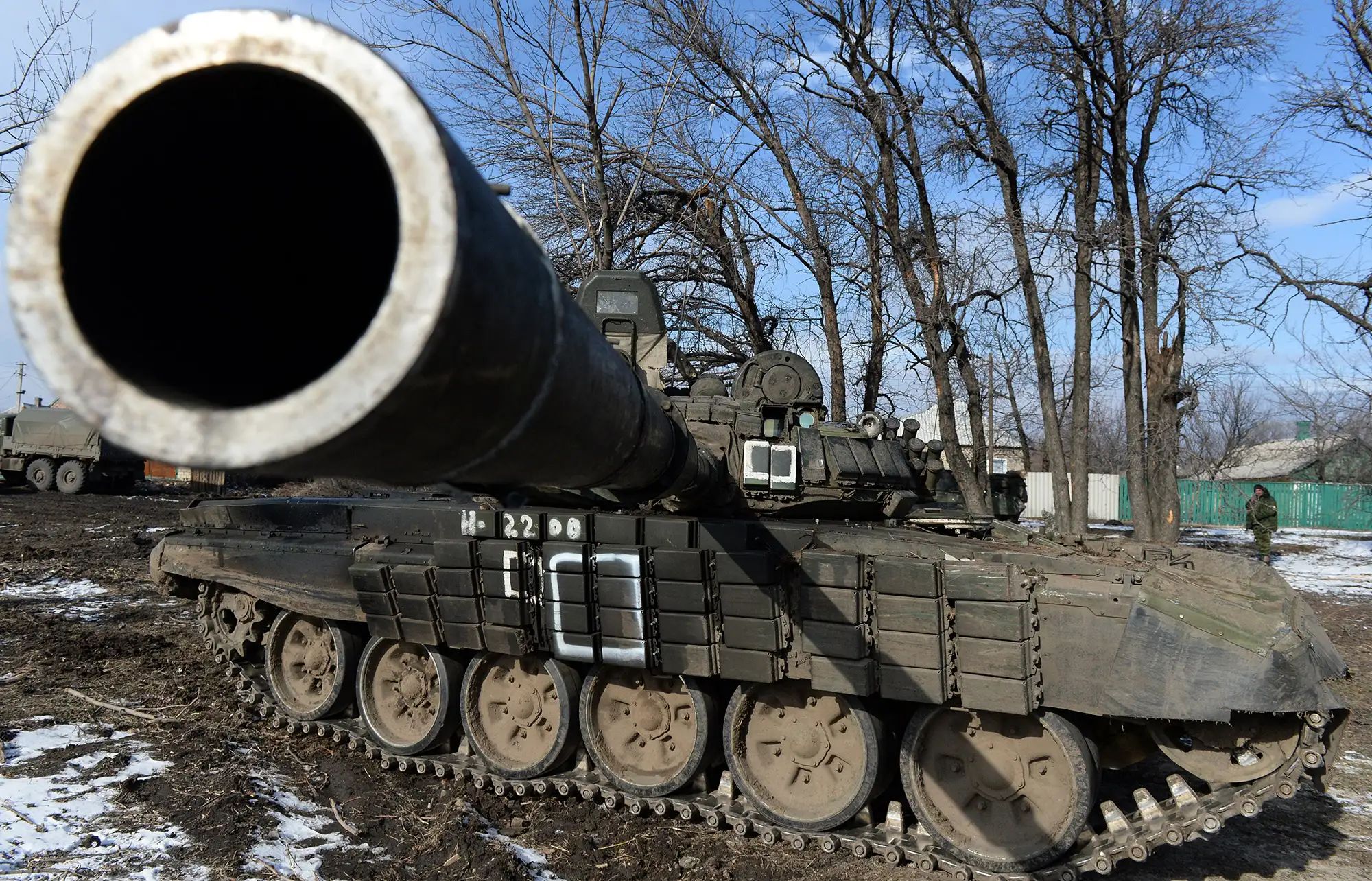 NATO sẽ &quot;tiếp sức&quot; cho Ukraine bằng chiến tăng T-72 huyền thoại? - Ảnh 1.