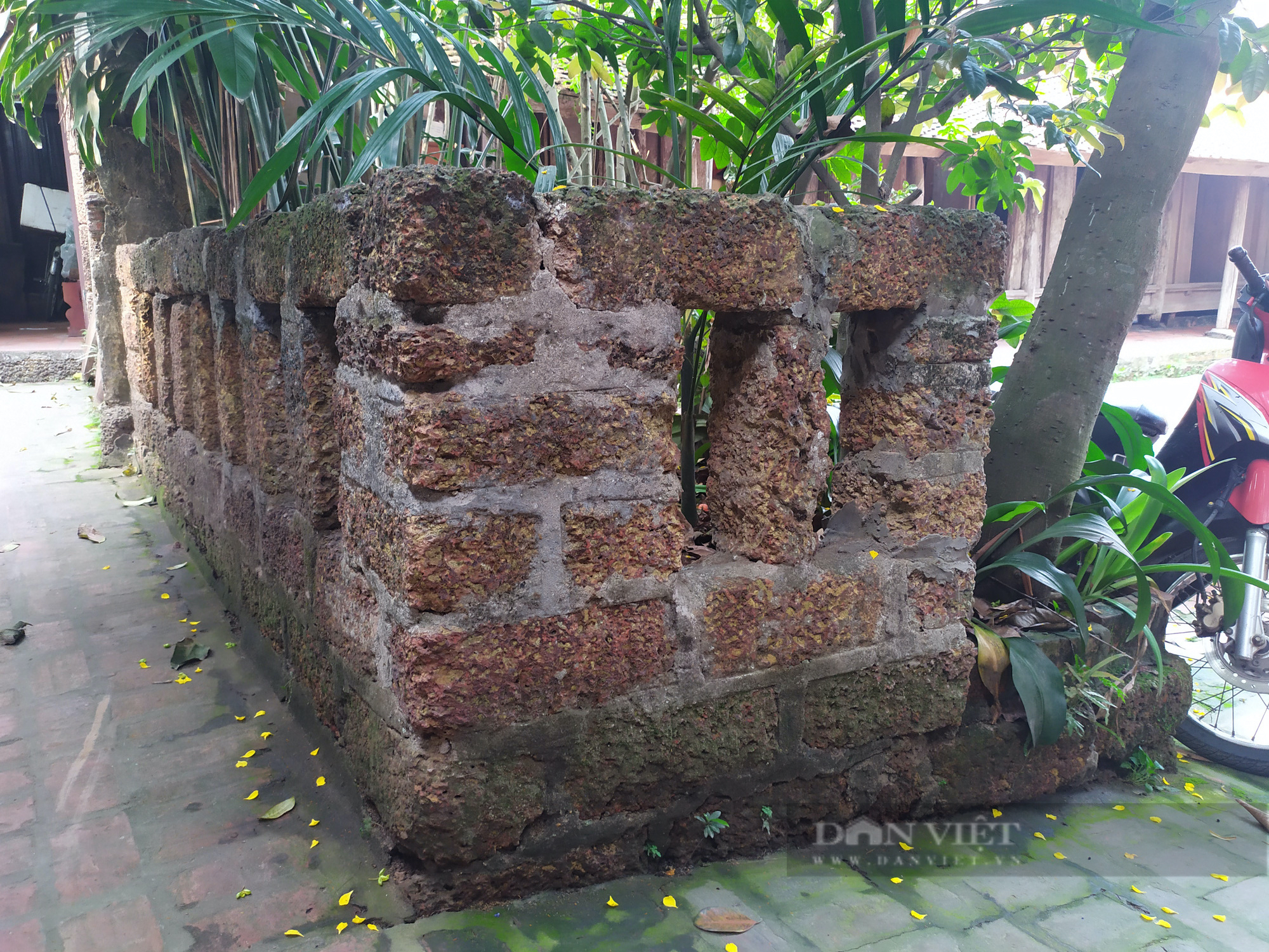 Điều bí ẩn về ngôi làng toàn nhà cổ làm bằng đá ong ở Hà Nội - Ảnh 6.