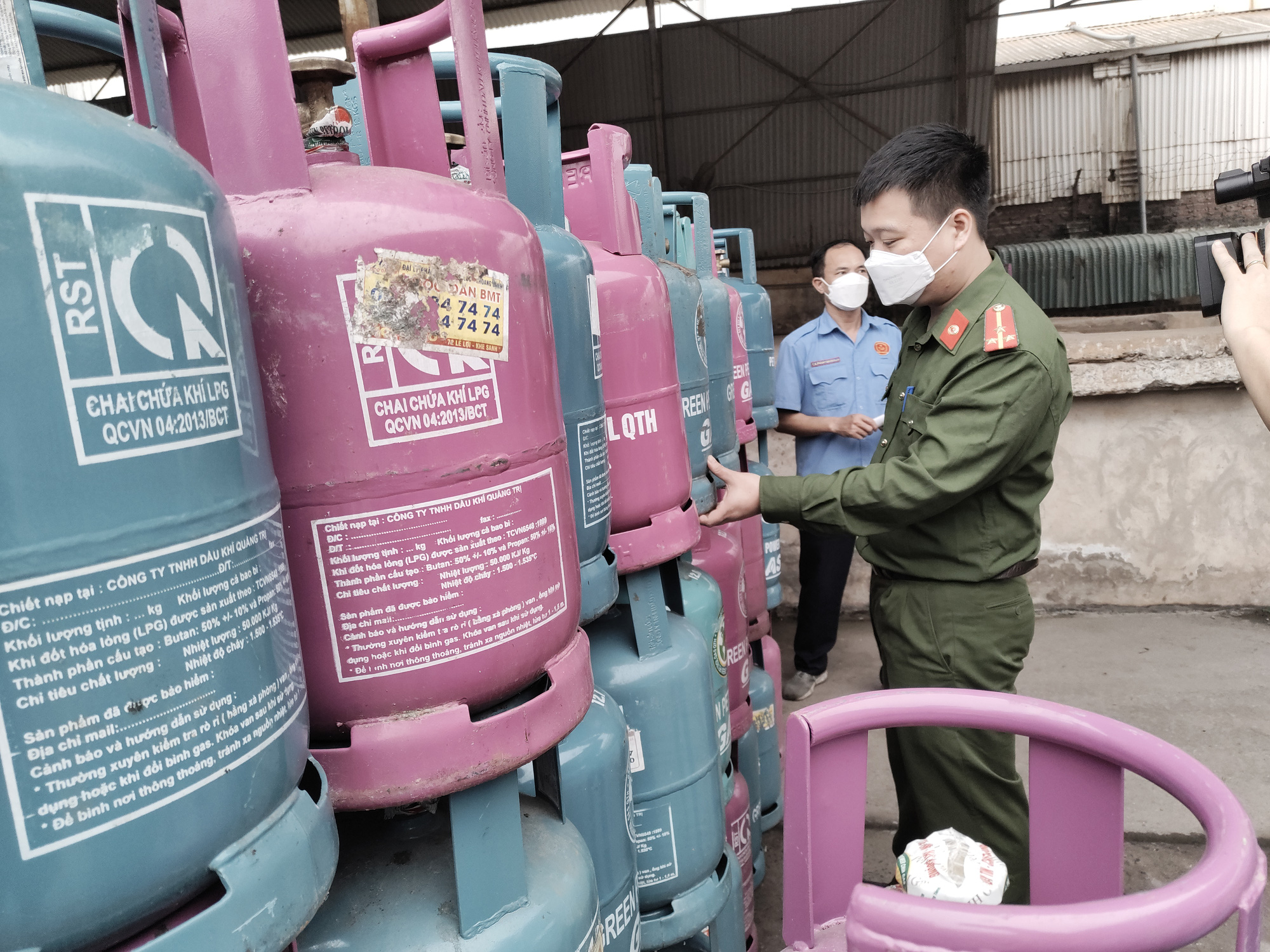 Kinh doanh gas thâu tóm nhau bằng nhiều chiêu trò &quot;bẩn&quot; - Ảnh 4.