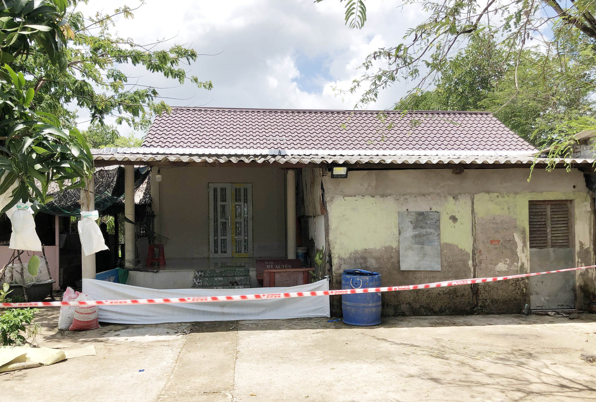 Nghi can sát hại 3 người trong gia đình ở Cà Mau có dấu hiệu tự tử - Ảnh 1.