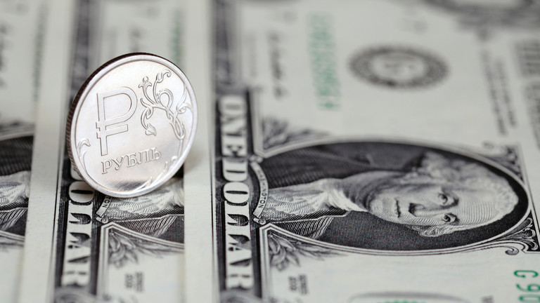 Đồng rúp hiện còn mạnh hơn cả trước khủng hoảng Ukraine - Ảnh 1.