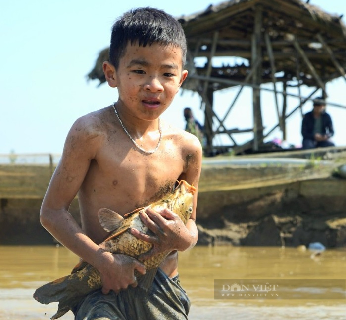 Độc đáo ngày hội bắt cá của người Dao ở Vân Hồ - Ảnh 2.