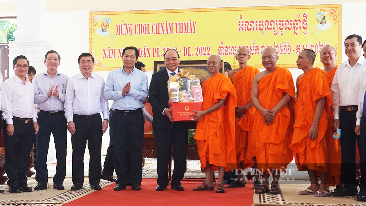 Chủ tịch nước Nguyễn Xuân Phúc chúc Tết Chôl Chnăm Thmây tại Cần Thơ - Ảnh 1.