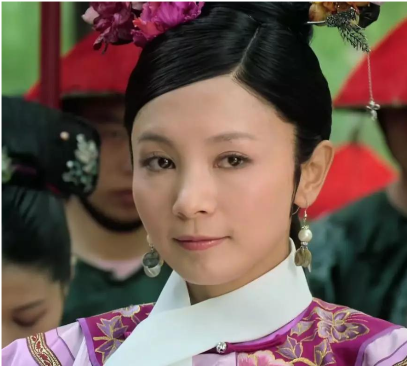 Which maid was loved by Emperor Gia Khanh?  - Photo 1.