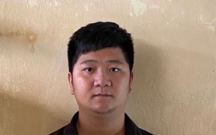 Thanh niên 25 tuổi giả công an, chặn người vi phạm giao thông để thu tiền ở Hà Nội