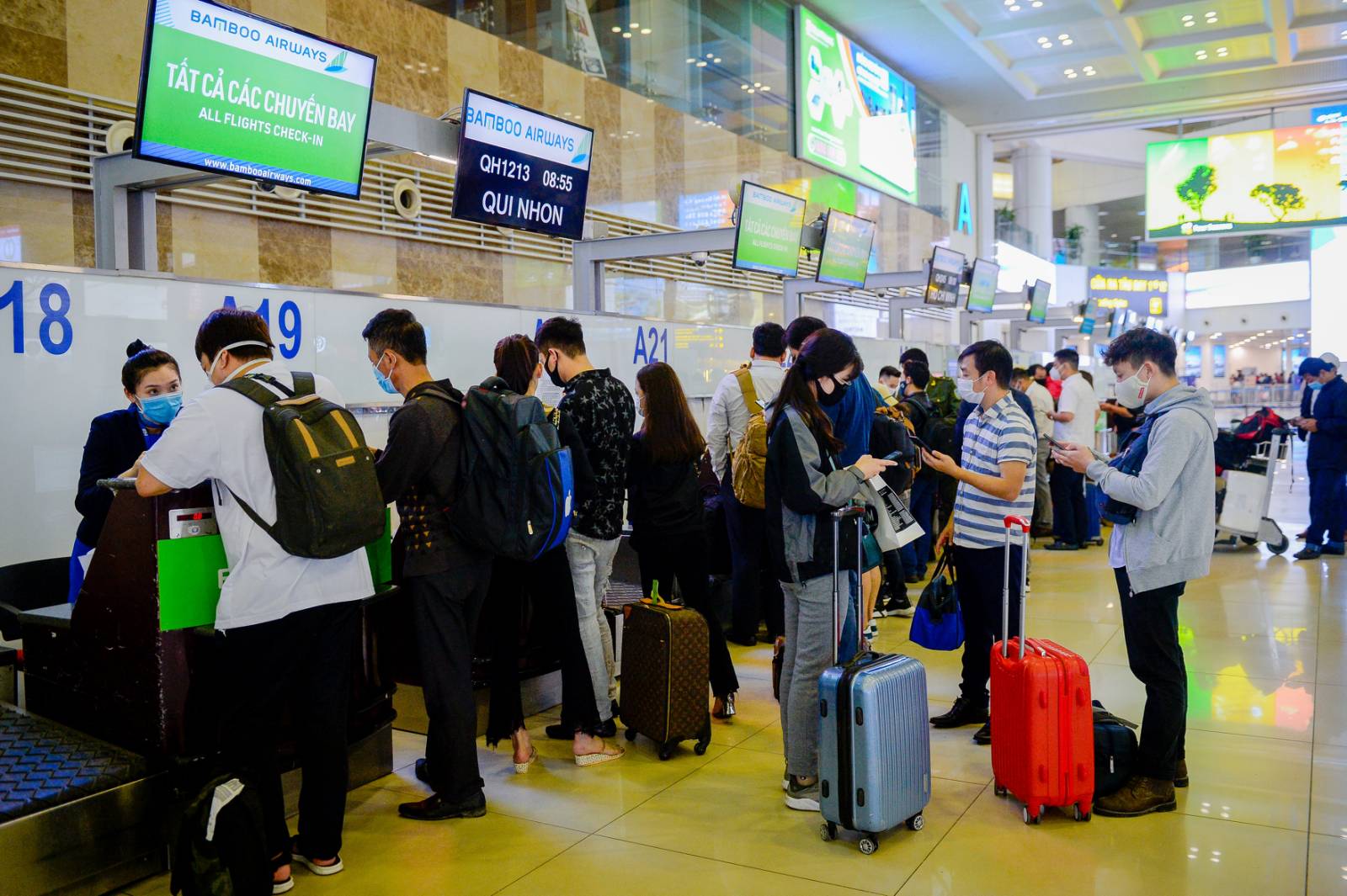 Lượng khách qua sân bay quốc tế Nội Bài dự báo tăng mạnh - Ảnh 1.