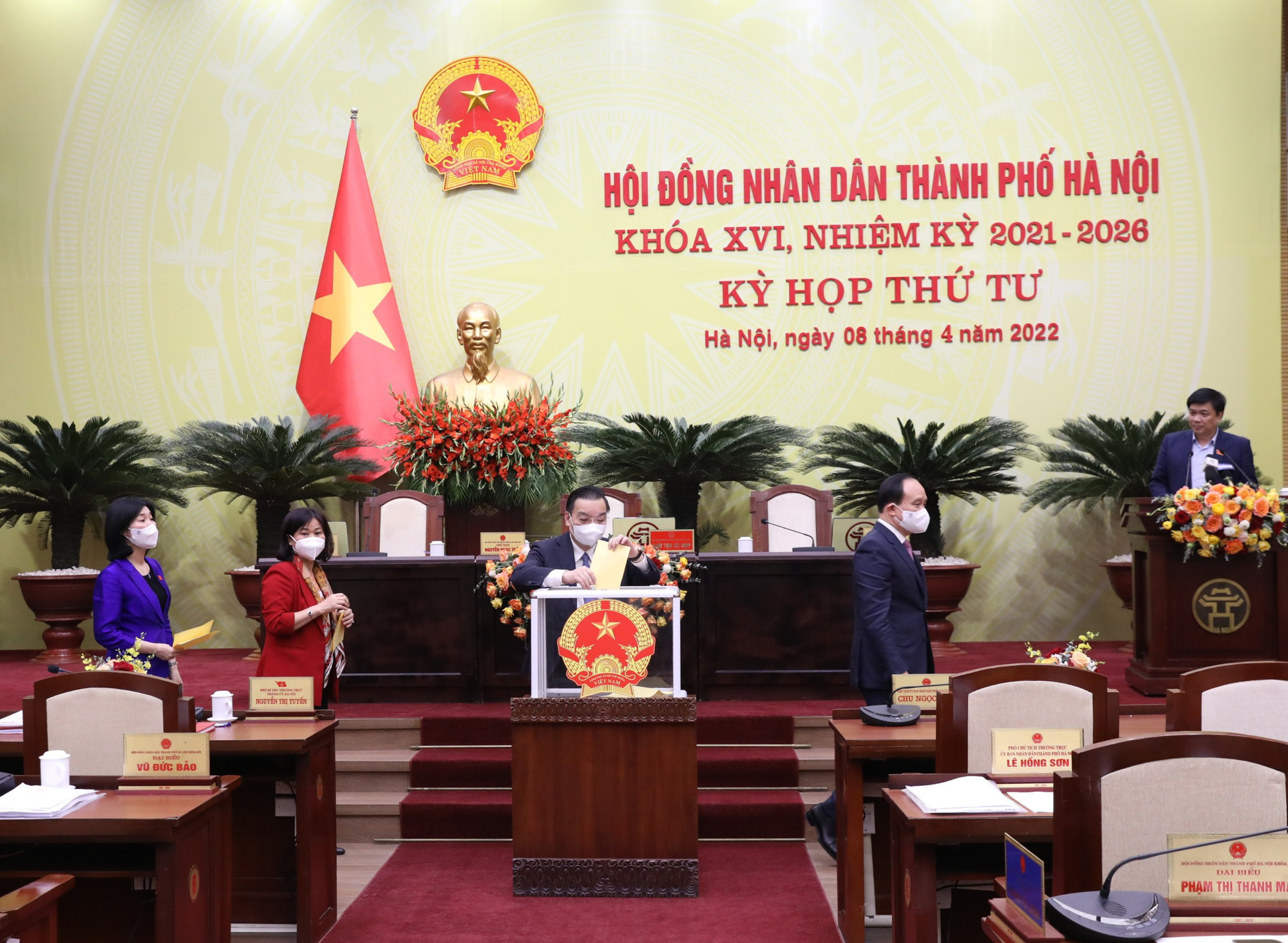 Chánh Văn phòng Trương Việt Dũng được bầu là tân Ủy viên UBND Hà Nội - Ảnh 1.