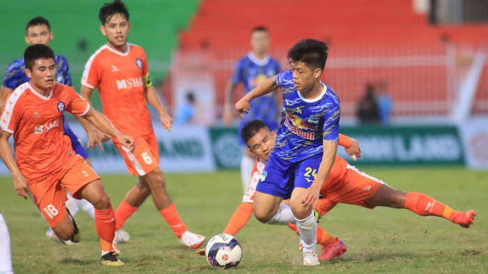 Tin sáng (1/5): Hà Nội FC áp đảo HAGL về cầu thủ dự SEA Games 31, CĐV nói gì? - Ảnh 1.