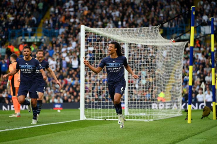 Man City đè bẹp Leeds, HLV Guardiola nhắc tới ngôi vương Premier League - Ảnh 1.