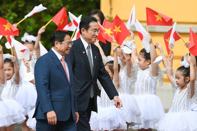 Thủ tướng Nhật thăm Việt Nam: Đạt tiến triển trong hợp tác phát triển hạ tầng chiến lược ở Việt Nam - Ảnh 1.
