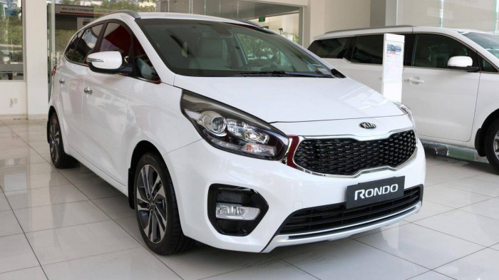 Kia Rondo giảm giá sâu tại đại lý, chỉ còn 520 triệu đồng - Ảnh 1.