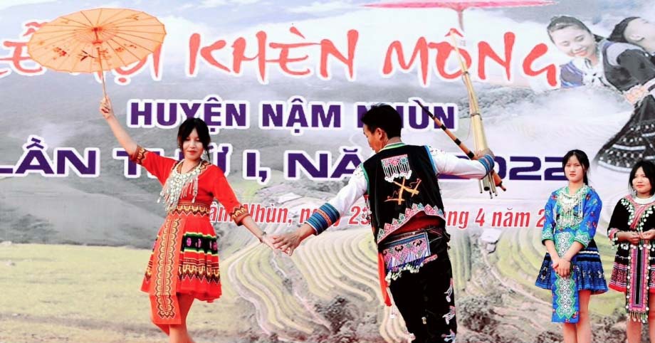The first time to organize the Hmong Khen Festival