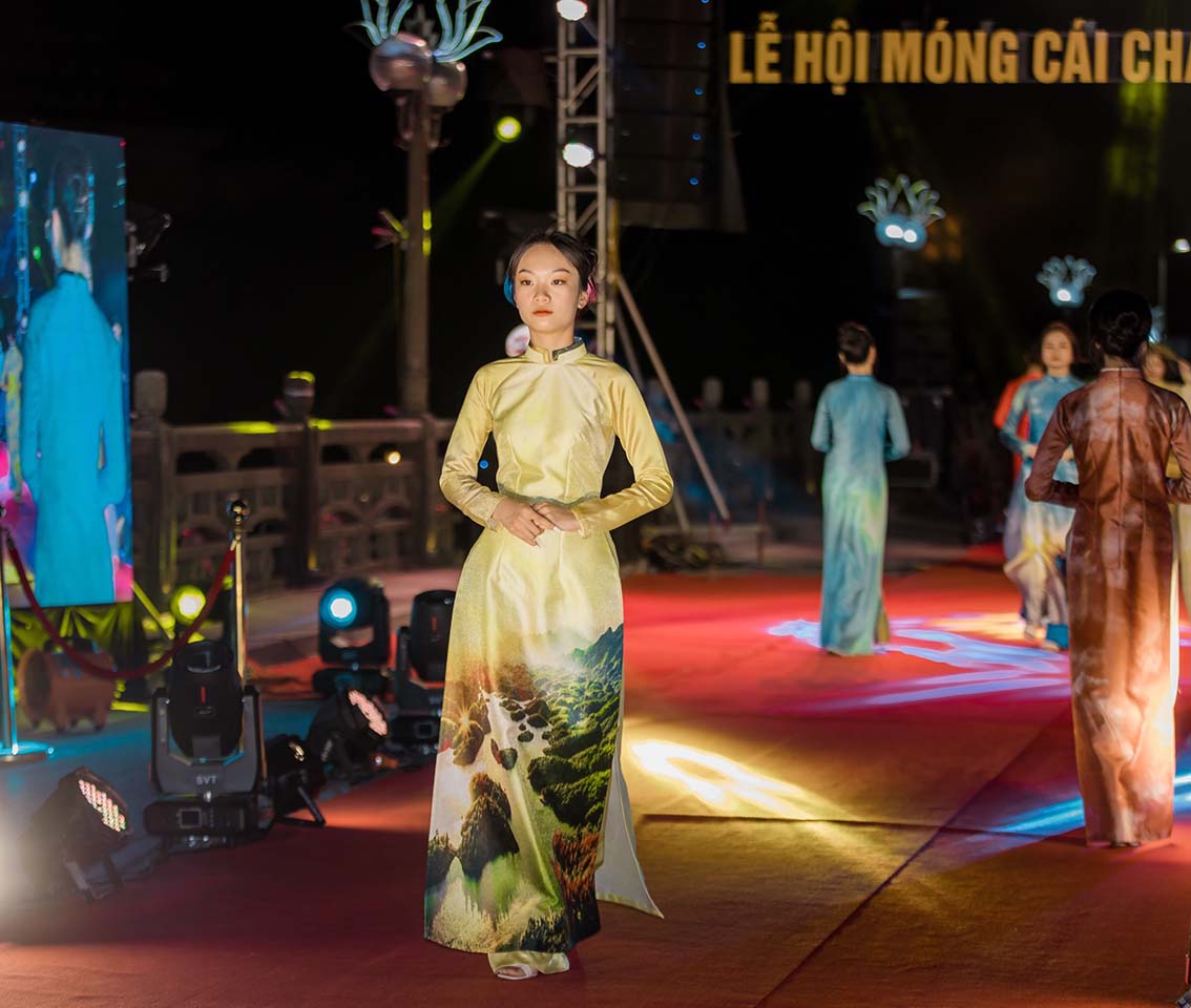 Ngan An Ao Dai shimmers on the night of the summer 2022 Mong Cai Festival - Photo 6.