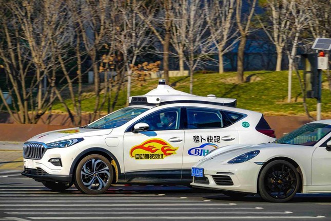 There are driverless taxis in China - Photo 2.