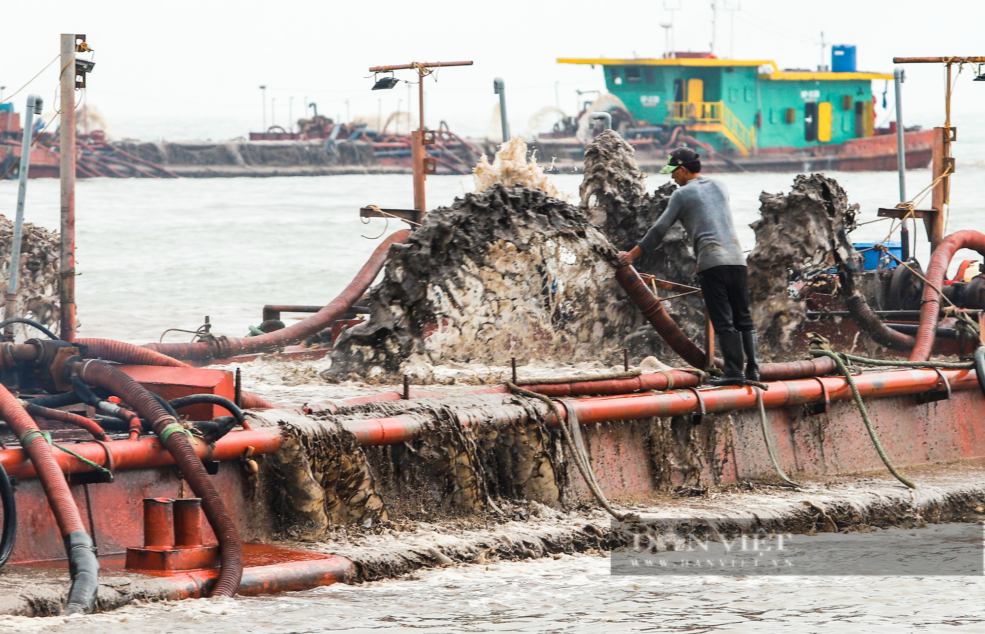 Sinh kế của hàng nghìn hộ nuôi ngao ở Hải Phòng bị đe dọa bởi nạn &quot;cát tặc&quot; và quy hoạch kiểu &quot;thụt lùi&quot; - Ảnh 6.