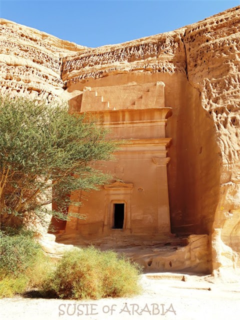 Bí ẩn lăng mộ Madain Saleh nằm giữa sa mạc của Ả Rập Xê Út - Ảnh 4.