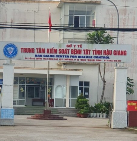 Kỷ luật Giám đốc Trung tâm Kiểm soát bệnh tật tỉnh Hậu Giang - Ảnh 1.