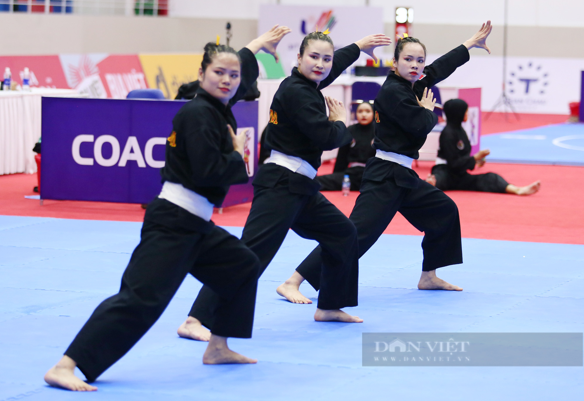 Cháy hết mình, các võ sĩ Pencak Silat chờ thu hoạch huy chương vàng  - Ảnh 3.