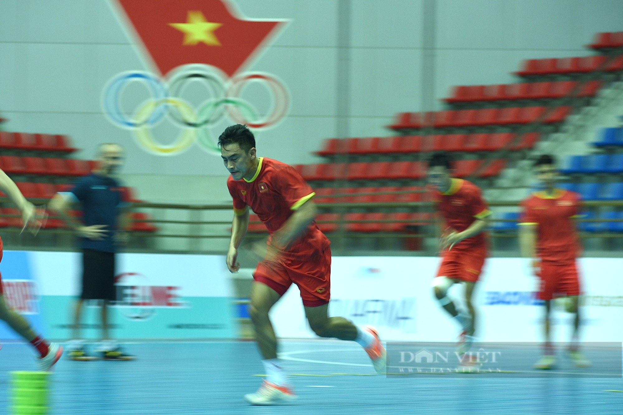 Đội tuyển Futsal nam Việt Nam tích cực tập luyện cho trận đấu đầu tiên tại SEA Games 31 - Ảnh 11.