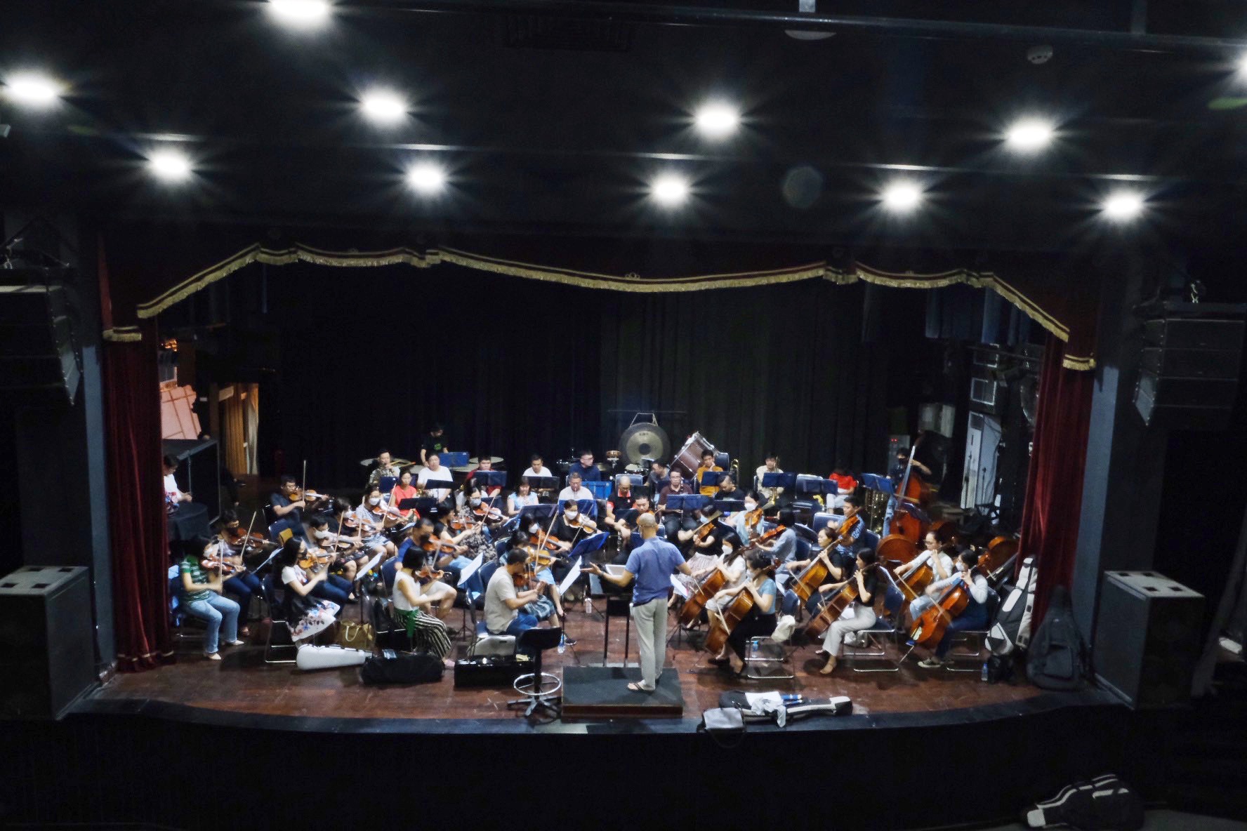 Vietnam's top Opera vocalists gather for the first time in a concert - Photo 2.