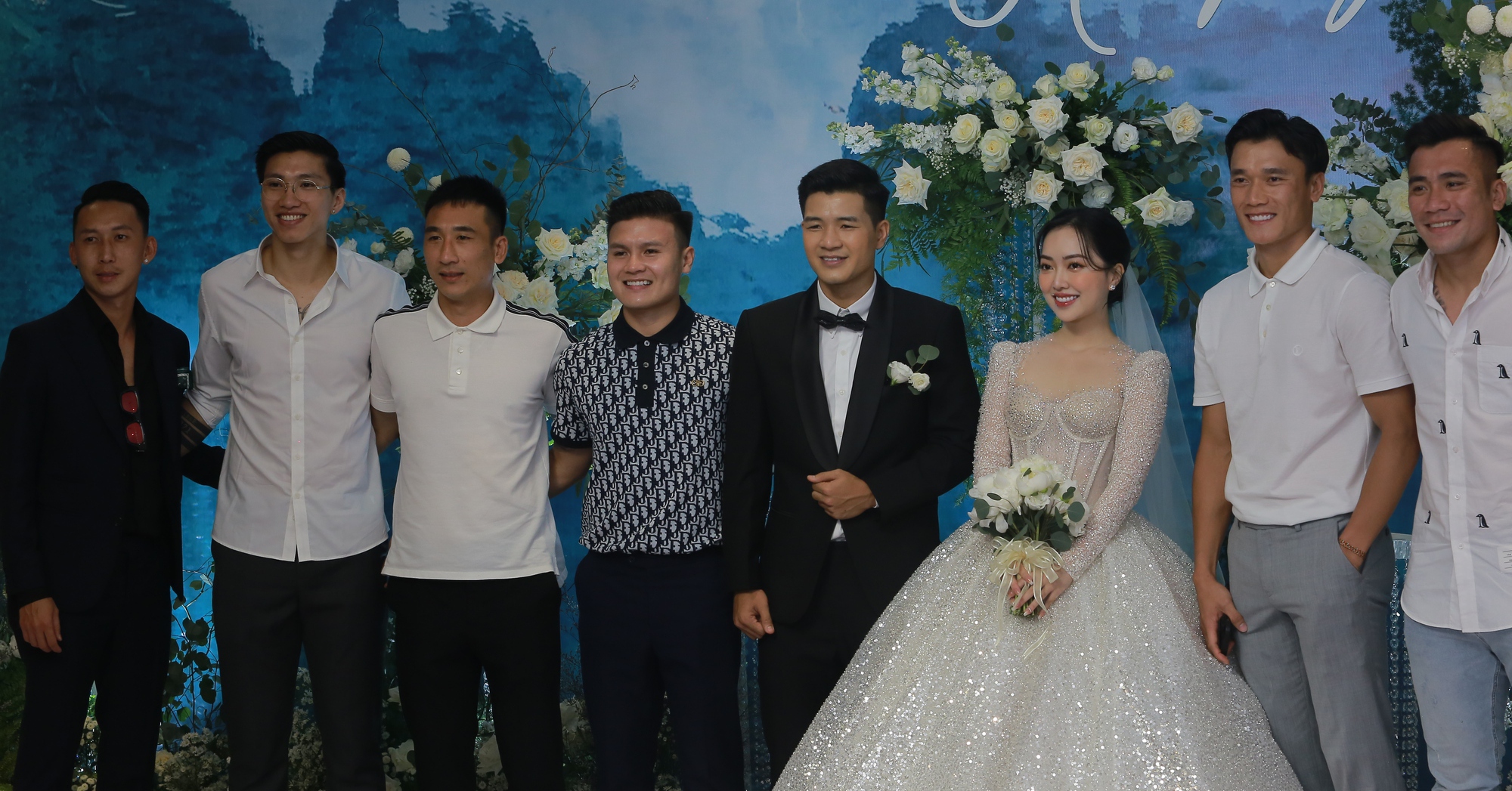 “Extreme” guests at Ha Duc Chinh’s wedding
