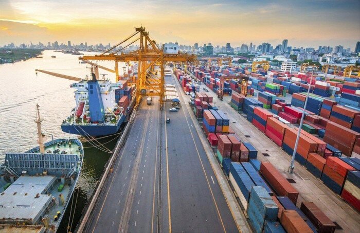 Bộ Tài chính đề nghị TP.HCM sửa quy định về thu phí hạ tầng cảng biển - Ảnh 1.