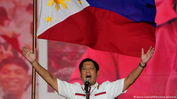 Tổng thống đắc cử Philippines Ferdinand Marcos con là ai? - Ảnh 1.