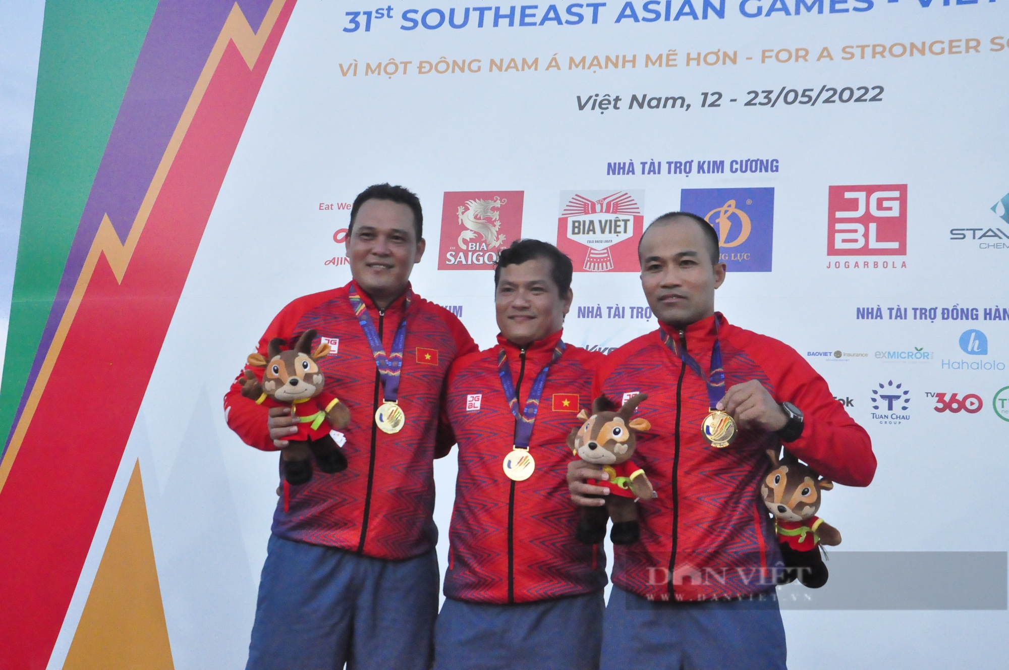 The moment Vietnam beach handball received the emotional Gold medal - Photo 6.