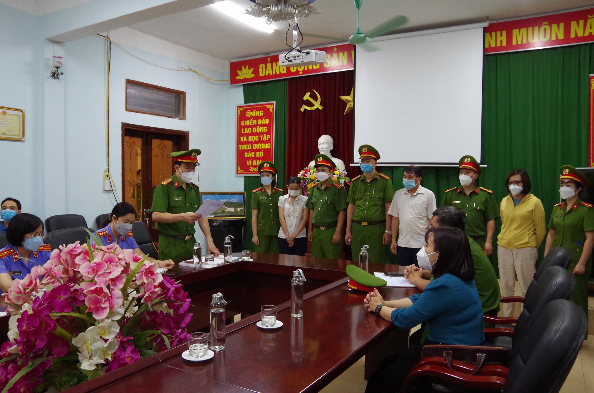 Giám đốc CDC Hà Giang bị bắt vì nhận hối lộ của Công ty Việt Á - Ảnh 1.