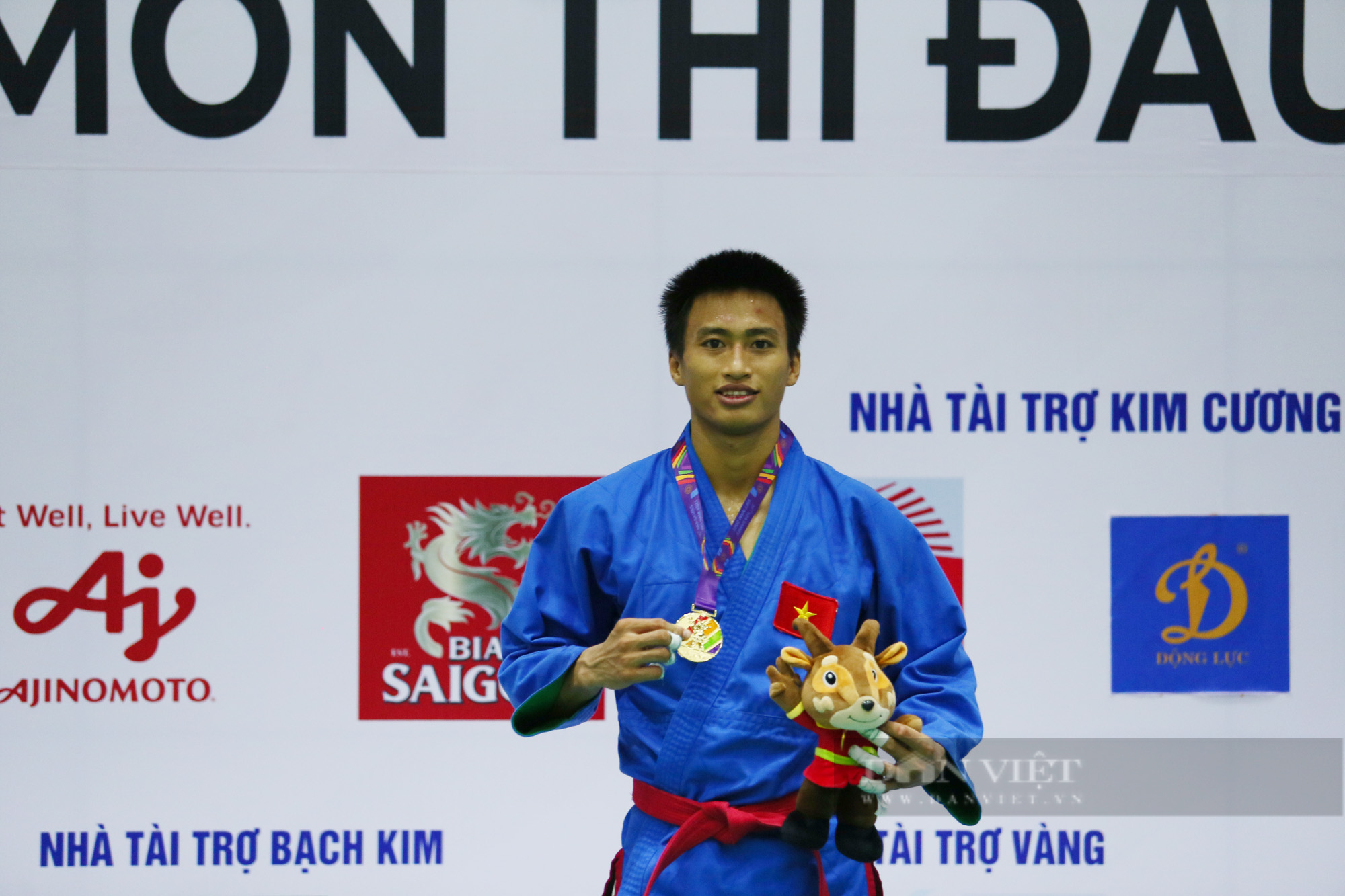 Đánh bại đồng đội, 2 võ sĩ Kurash Việt Nam giành thêm 2 huy chương vàng SEA Games 31 - Ảnh 1.