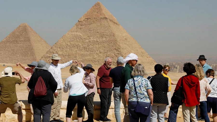 Egypt strongly handled the group that stalked and harassed tourists at the Giza pyramid - Photo 1.