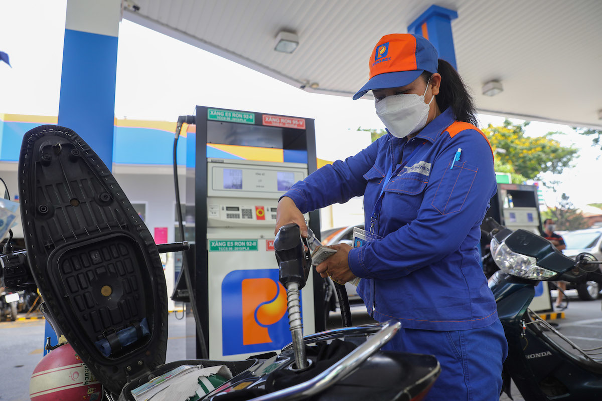 Nguy cơ giá xăng dầu tăng vượt ngưỡng 30.000 đồng - Ảnh 1.