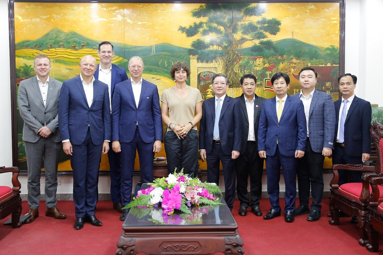 De Heus cam kết nâng tầm ngành chăn nuôi Việt Nam - Ảnh 1.