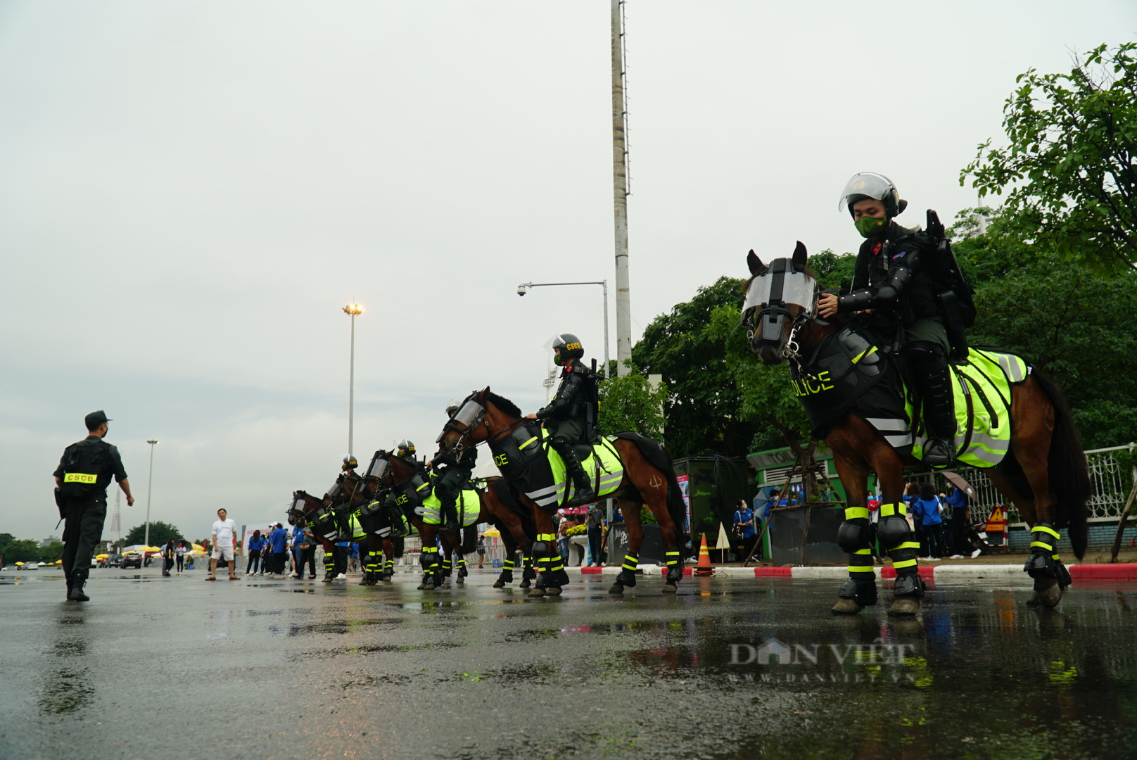 CSCĐ Kỵ binh xuất trận hỗ trợ đảm bảo an ninh cho lễ khai mạc SEA Games 31 - Ảnh 4.