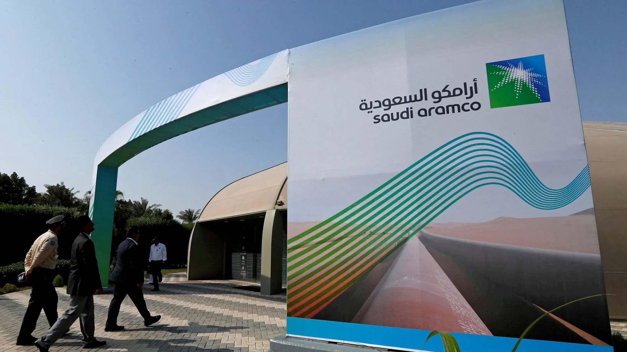 Công ty dầu mỏ khổng lồ Saudi Aramco hiện là công ty giá trị nhất thế giới. Nó đã vượt qua Apple vào hôm 11/5, nhấn mạnh sự gia tăng gần đây của giá dầu đã thúc đẩy gã khổng lồ năng lượng. Ảnh: @AFP.