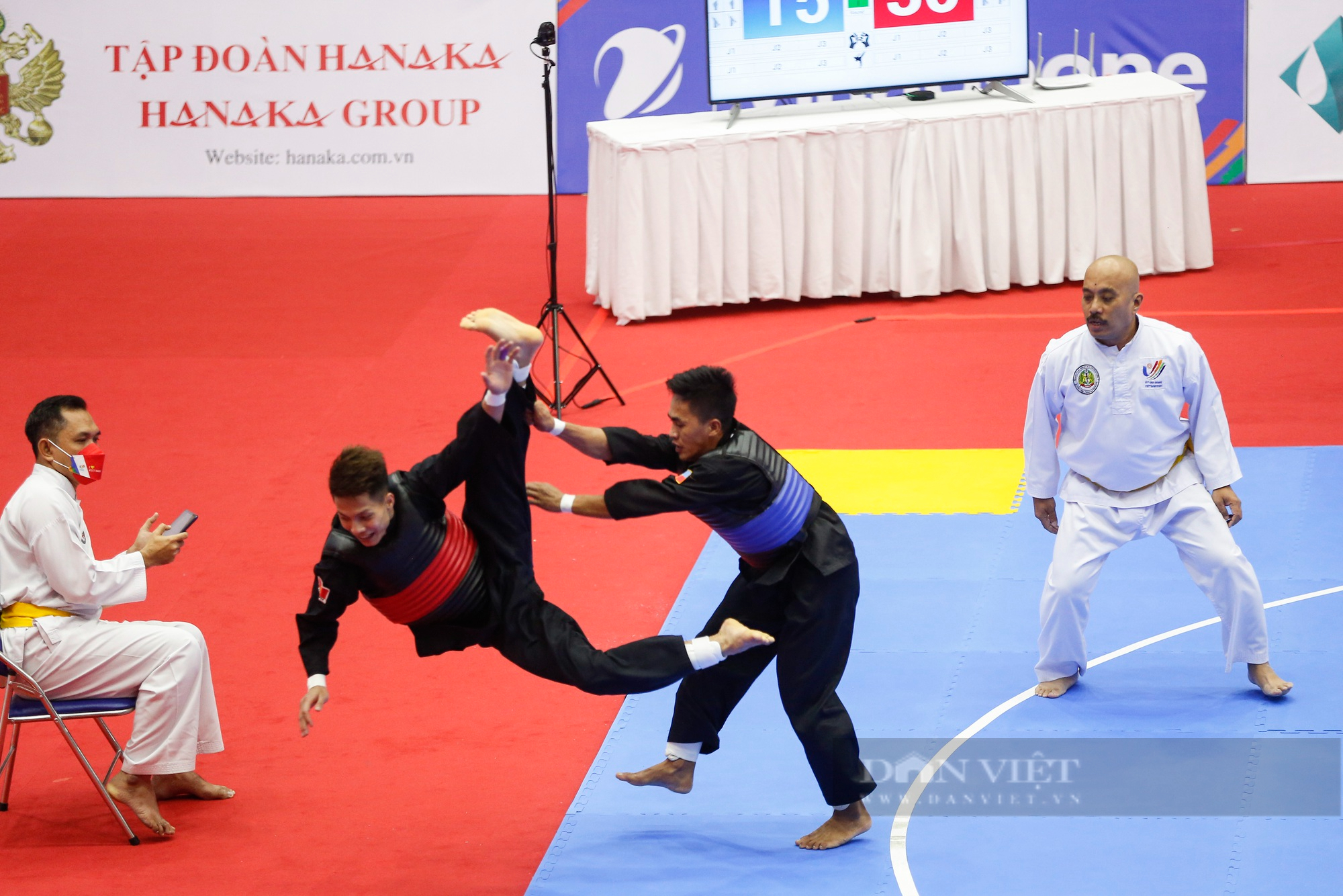 Võ sĩ Pencak silat Việt Nam vừa cười vừa đấu cũng thắng võ sĩ Philippines - Ảnh 5.