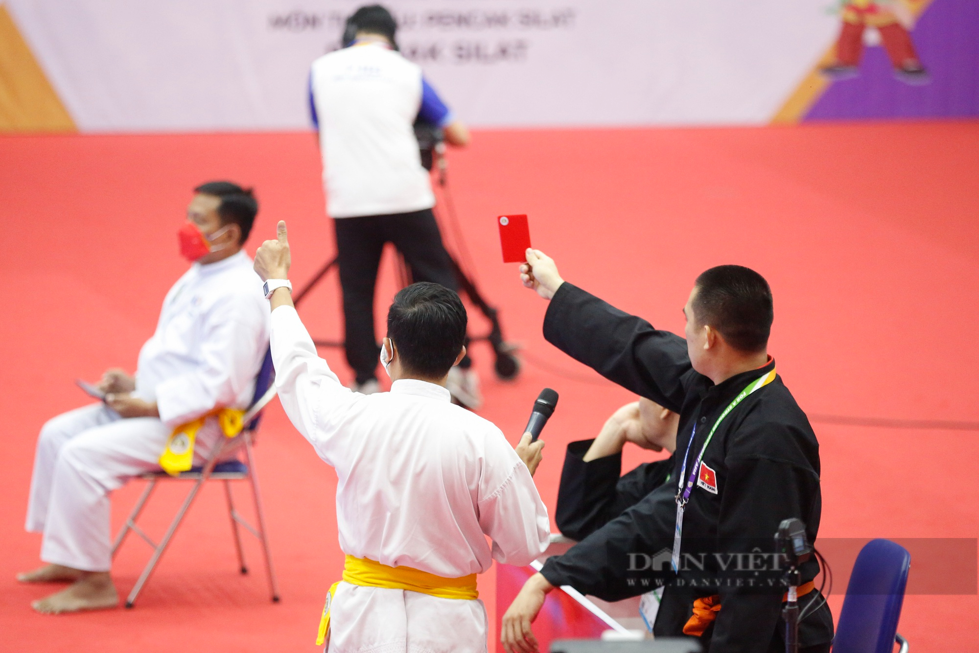 Võ sĩ Pencak silat Việt Nam vừa cười vừa đấu cũng thắng võ sĩ Philippines - Ảnh 6.