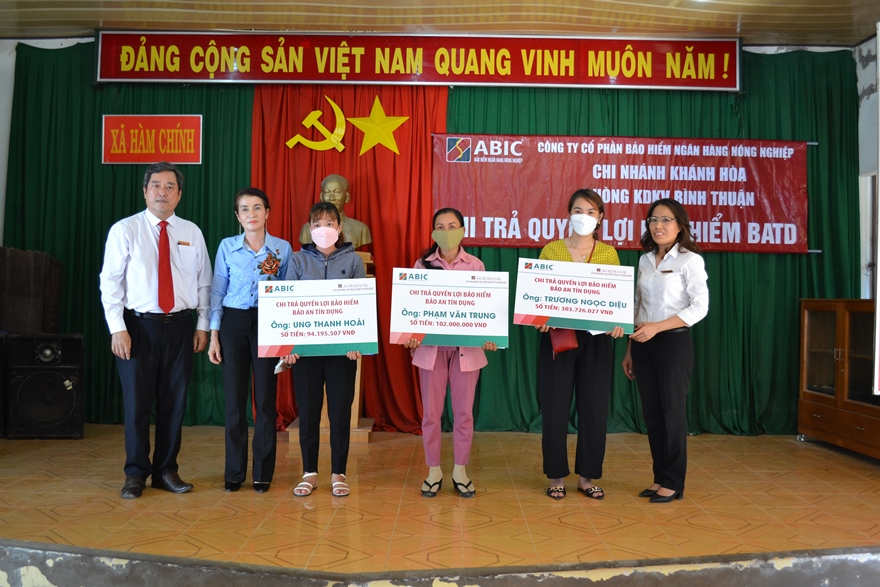 Agribank Bình Thuận phối hợp với Abic Khánh Hòa chi bồi thường bảo hiểm bảo an tín dụng hơn 600 triệu đồng cho khách hàng - Ảnh 1.