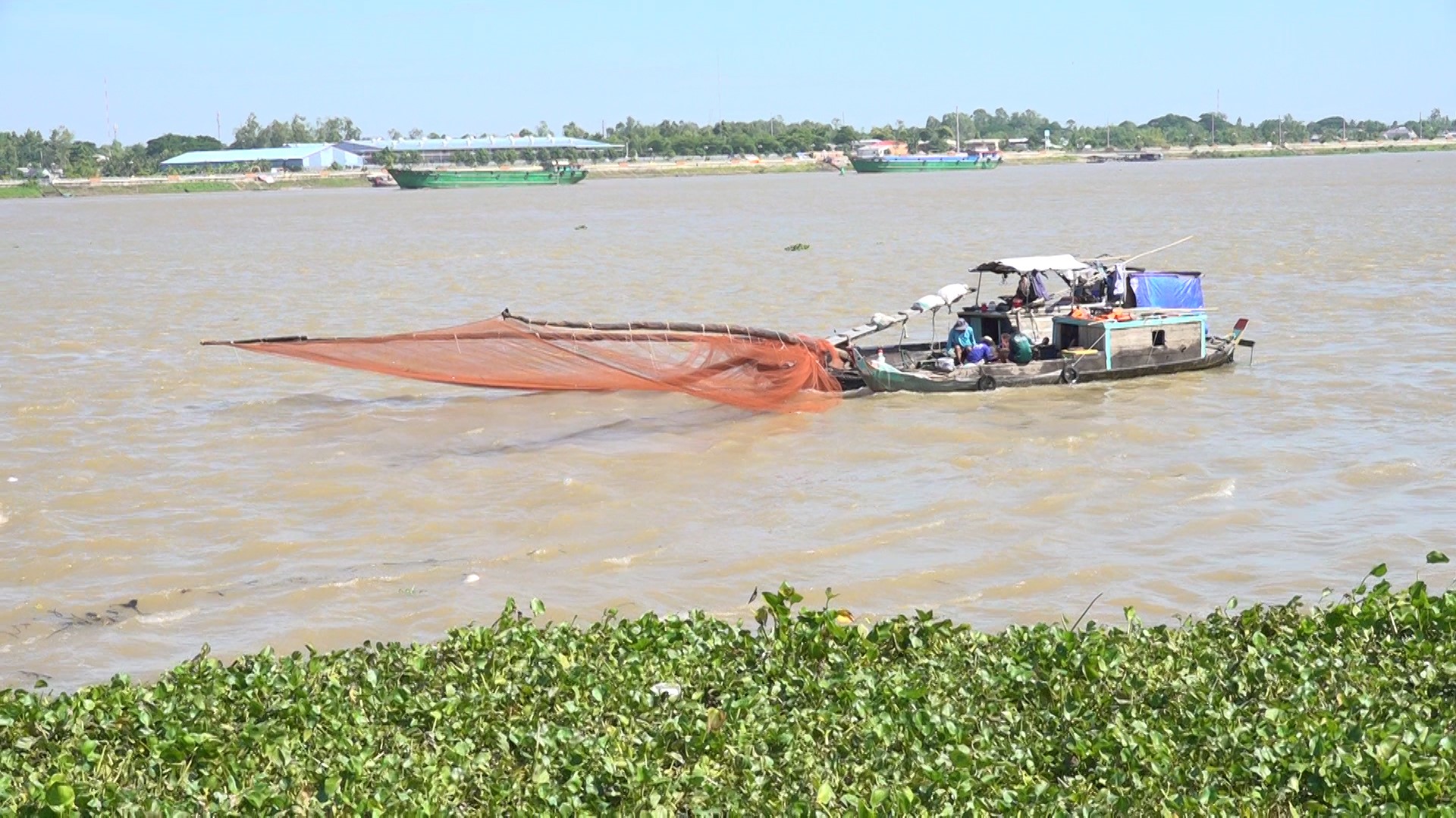 Vào mùa nước nổi, để bắt được nhiều loài cá ví như sản vật này, dân An Giang dùng ngư cụ gì? - Ảnh 10.