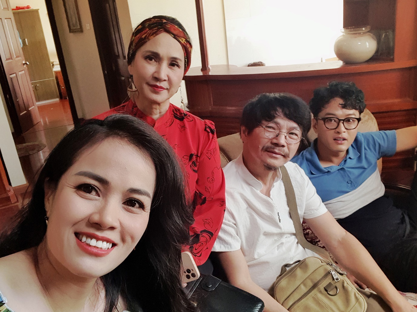 Diễn viên Thu Hà: "Tôi thấy nhân vật của mình khốn nạn thật!" - Ảnh 3. Diễn viên Thu Hà: "Tôi thấy nhân vật của mình khốn nạn thật!" - Ảnh 3.