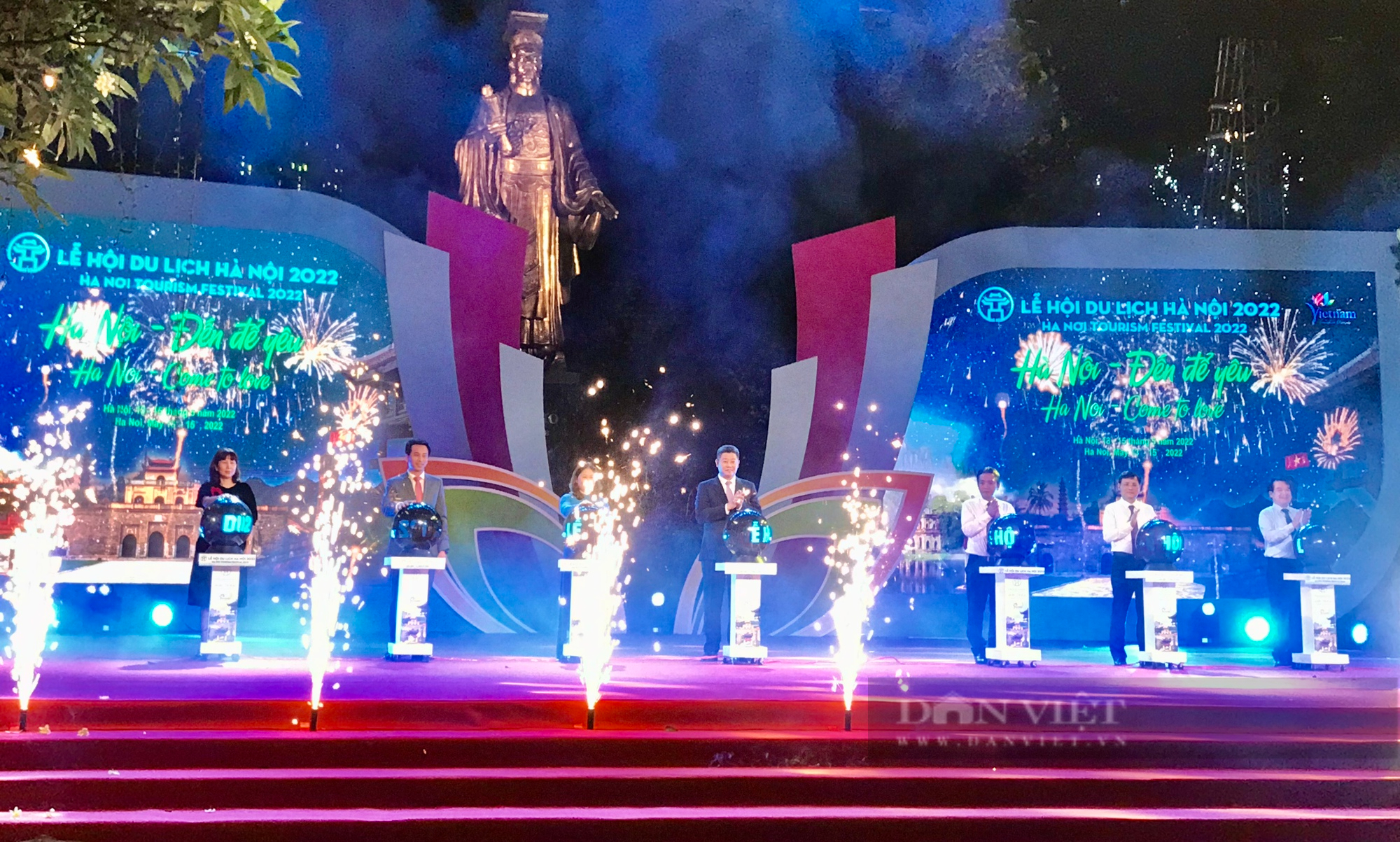 Lễ hội “Hà Nội – Đến để yêu” hấp dẫn hàng vạn du khách dịp SEA Games 31 - Ảnh 1.