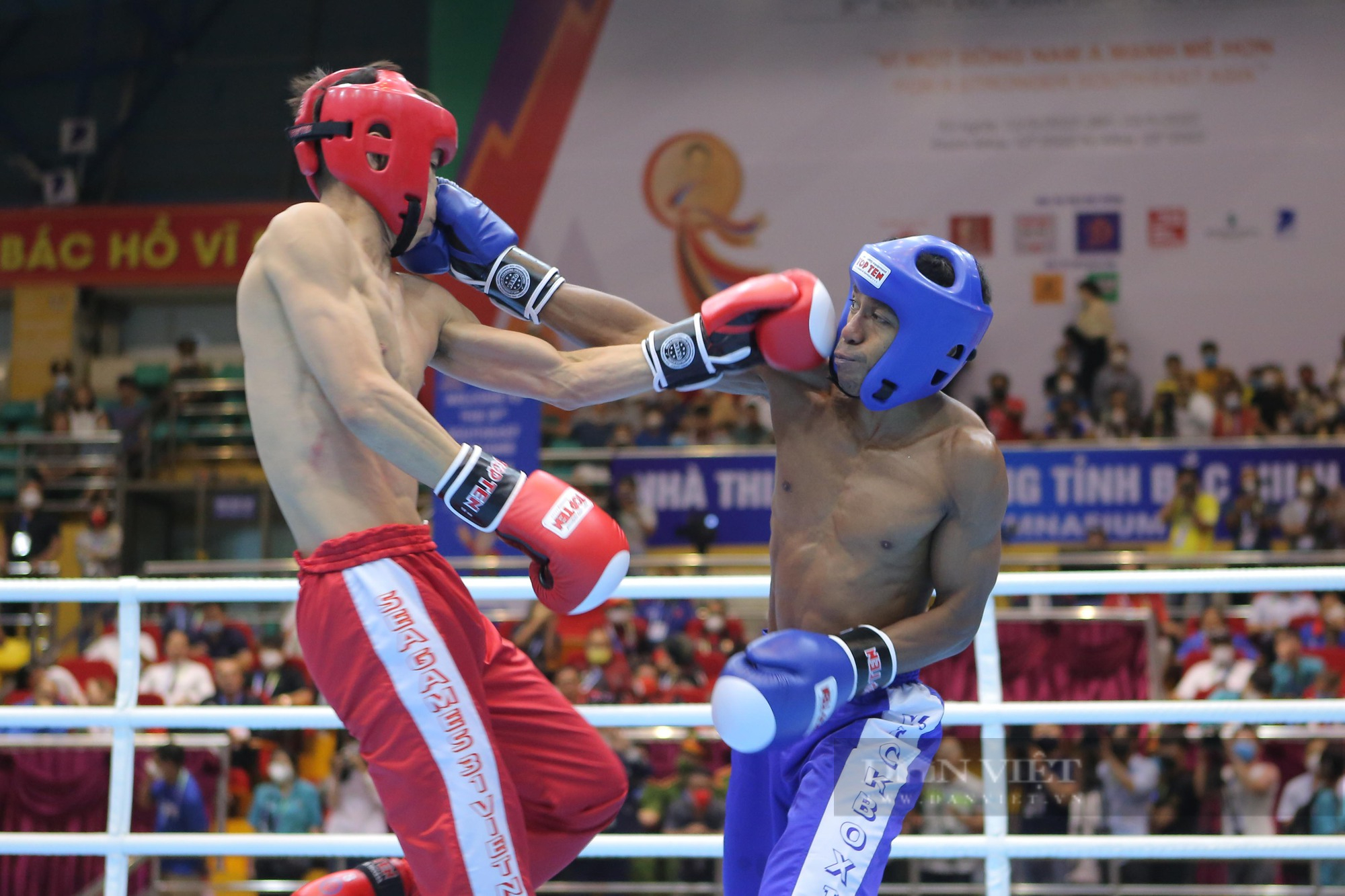 Clip: Huỳnh Anh Tuấn nói gì sau khi tiếp tục bảo vệ chức vô địch Kickboxing tại SEA games 31 - Ảnh 2.