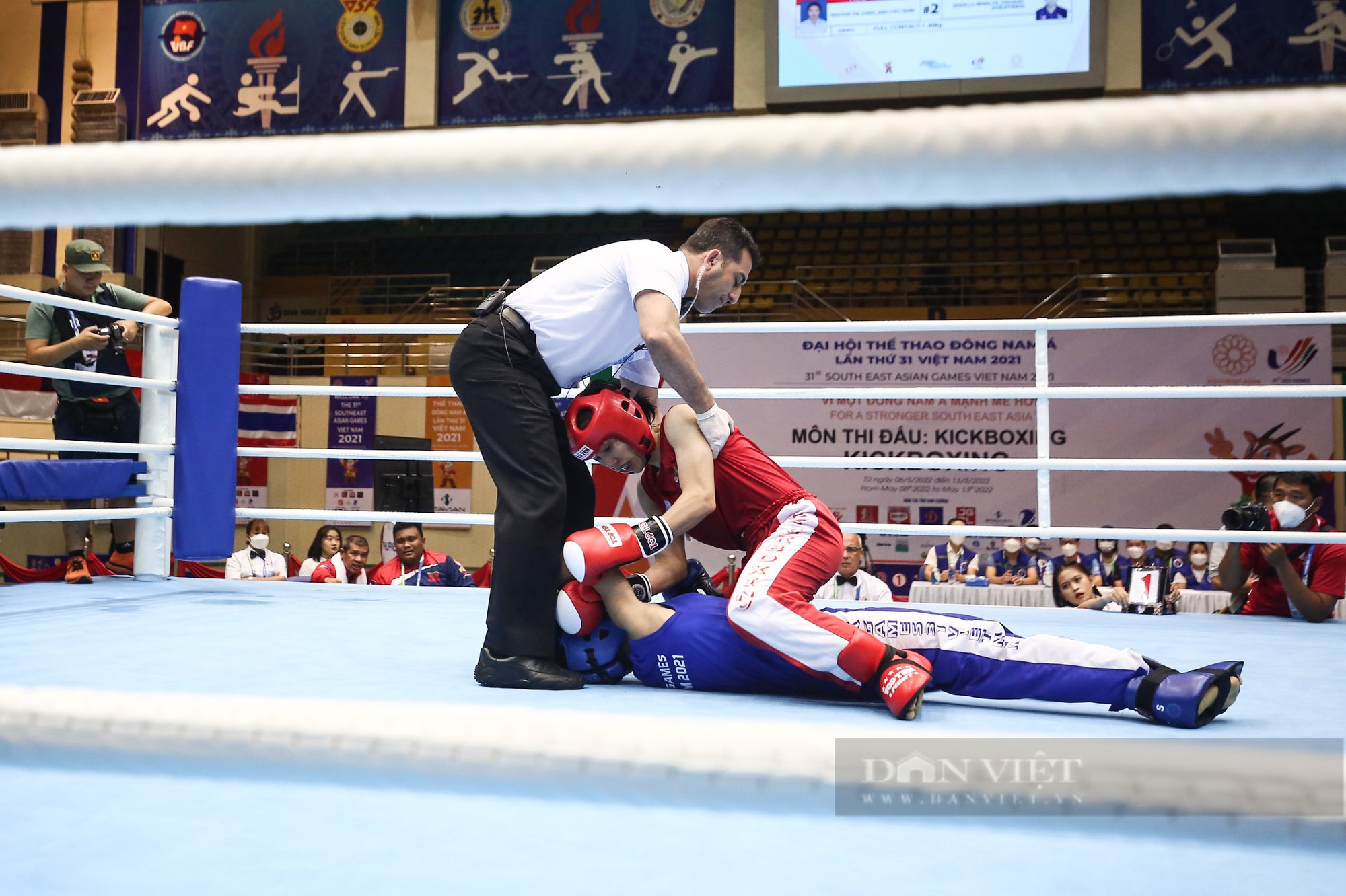 VĐV Kickboxing Hằng Nga xúc động giành chiến thắng cho người mẹ ở quê nhà - Ảnh 3.