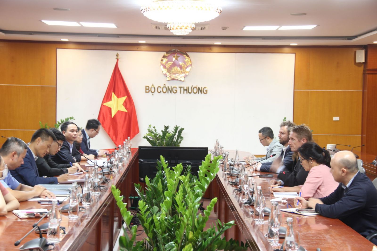 LEGO muốn làm trang trại điện mặt trời cạnh nhà máy sản xuất đồ chơi ở Bình Dương - Ảnh 1. LEGO muốn làm trang trại điện mặt trời cạnh nhà máy sản xuất đồ chơi ở Bình Dương - Ảnh 1.