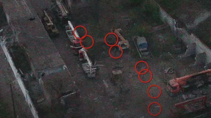 Tin nóng Mariupol: Binh sĩ Azov cố thủ trong nhà máy thép Azovstal phản công đánh bật quân Nga khỏi nhiều vị trí - Ảnh 1.